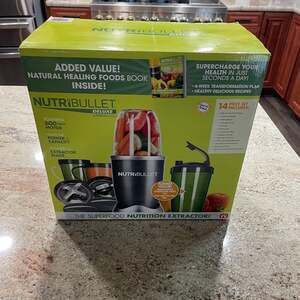 NutriBullet 600W High Speed Blender and Nutrient Extractor 8-Piece Set